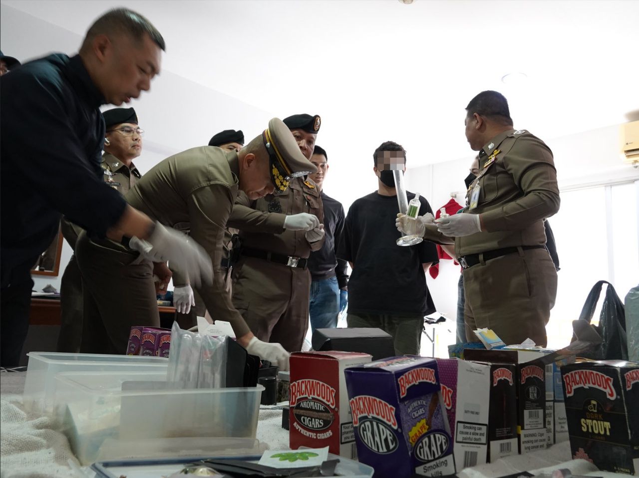 警方捣毁俄罗斯犯罪团伙 在曼谷扫二维码通过“AI机器人”交易毒品