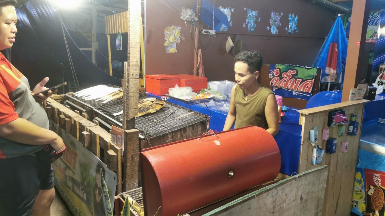 情侣盗贼被抓 在知名的单身女汤姆姐烧鱼店行窃，声称失业无钱糊口