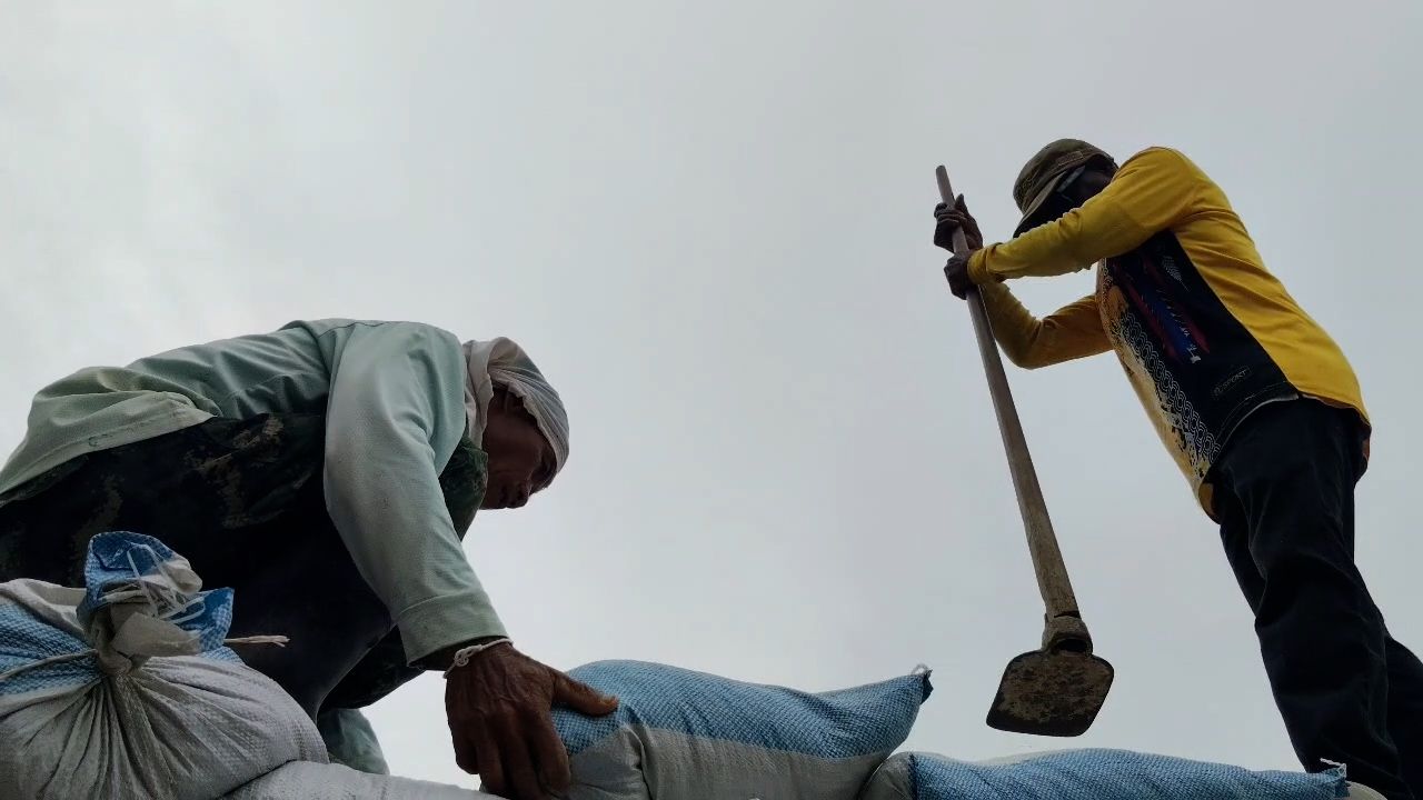 村民担忧泰柬签署和平协议，要求归还“塔夸伊神庙”