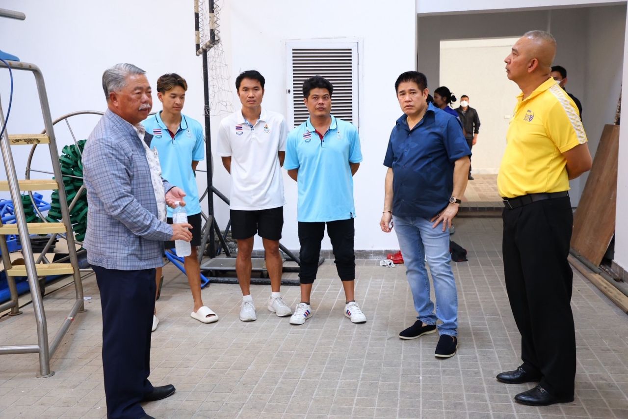 新任水上运动协会会长探望训练运动员，强调今后无预算问题