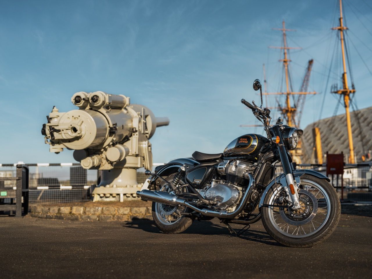 帅气亮相，两轮经典 Royal Enfield Classic 650