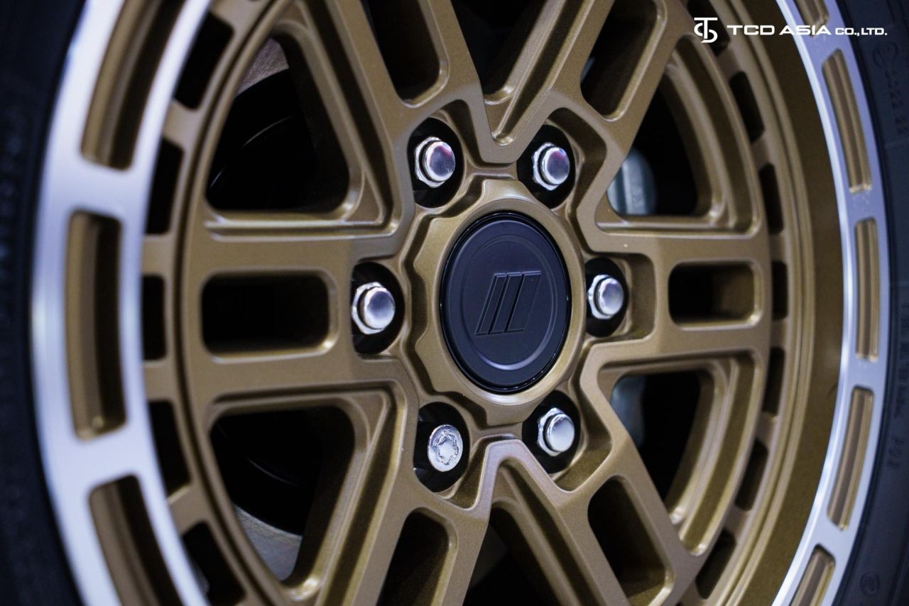 欣赏来自 TCD ASIA 的 Land Cruiser FJ 和 Hilux Travo 改装套件,酷炫且实用