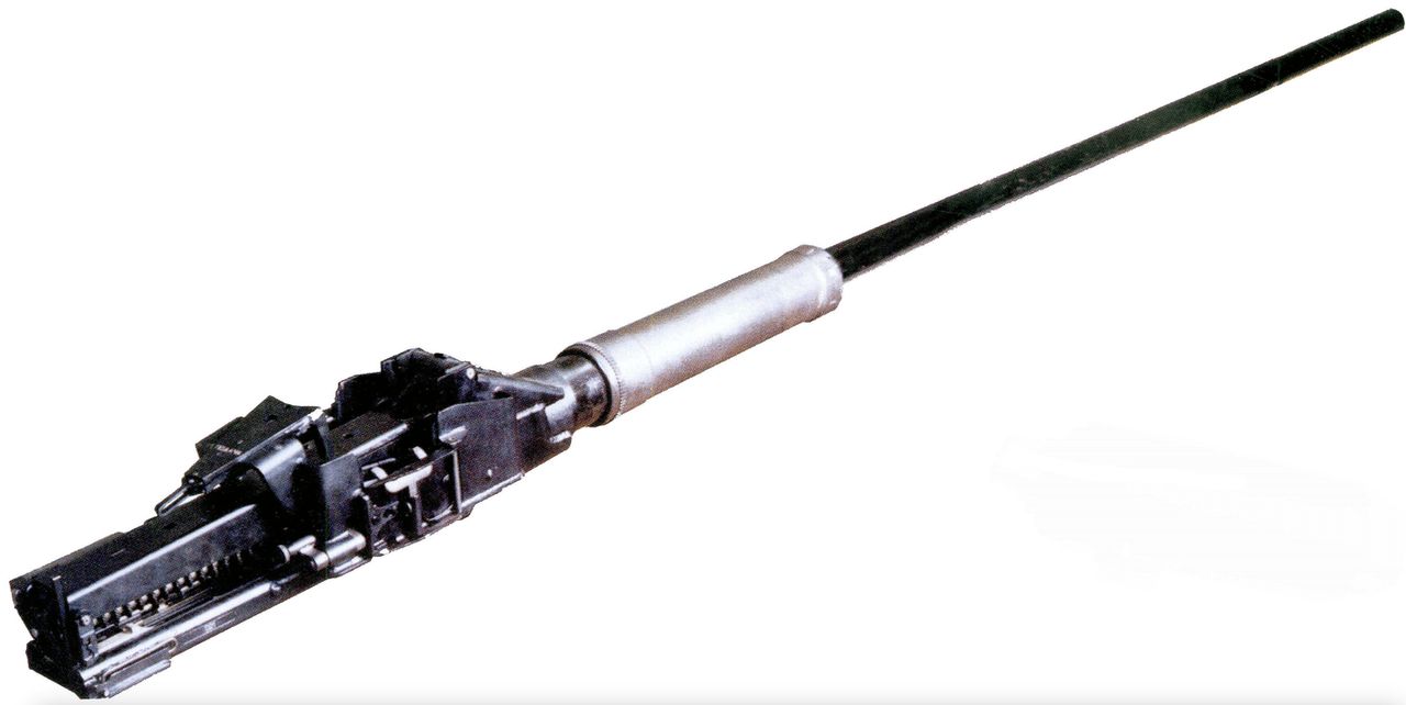 30毫米口径ZMT-1炮弹的破坏力在第21步兵团