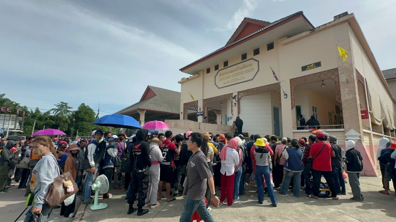 柬埔寨人持续返回祖国，因威胁称如不返回将被没收房屋和土地