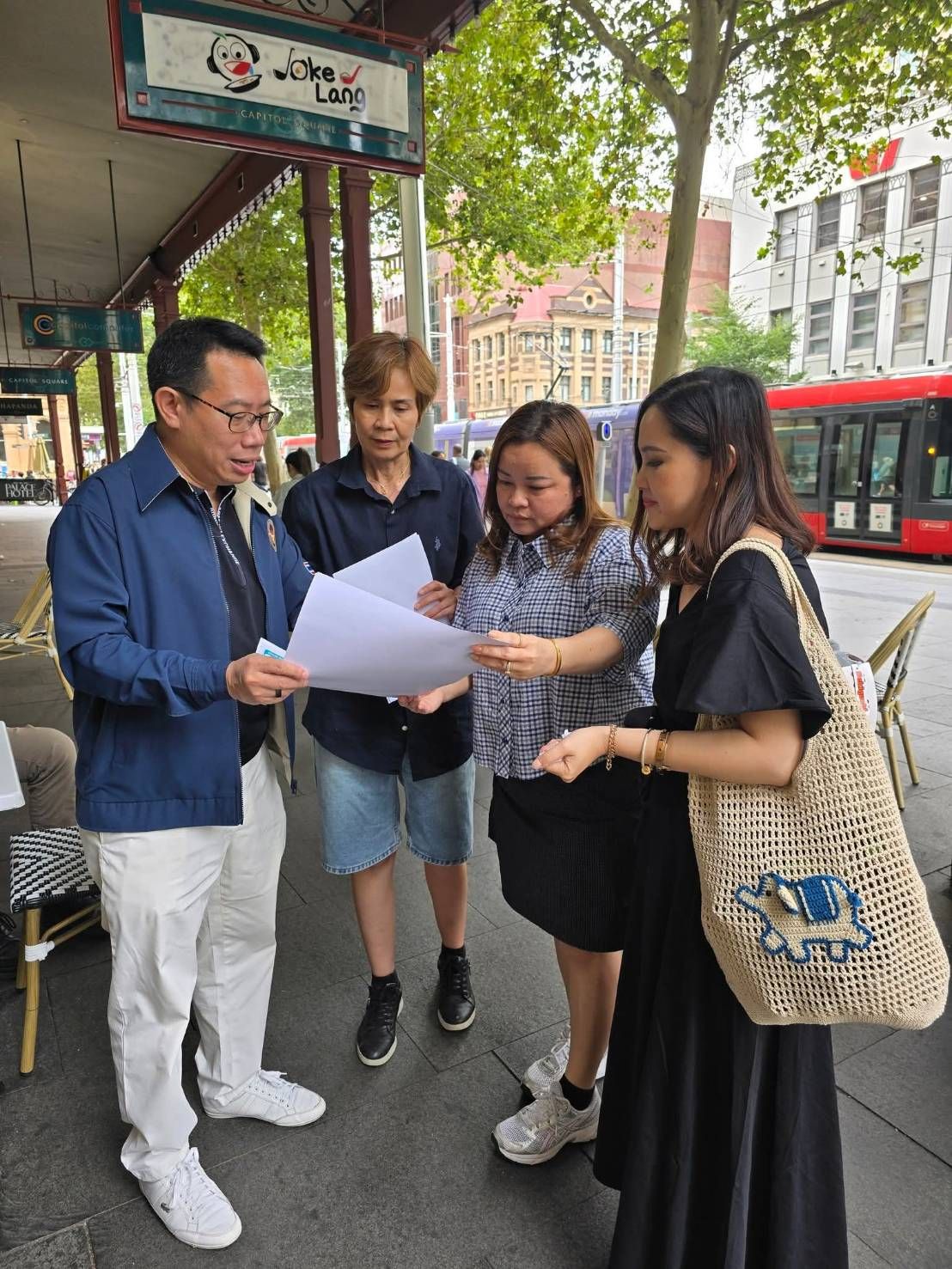 悉尼总领事游说“泰国城”邀请泰国人登记投票