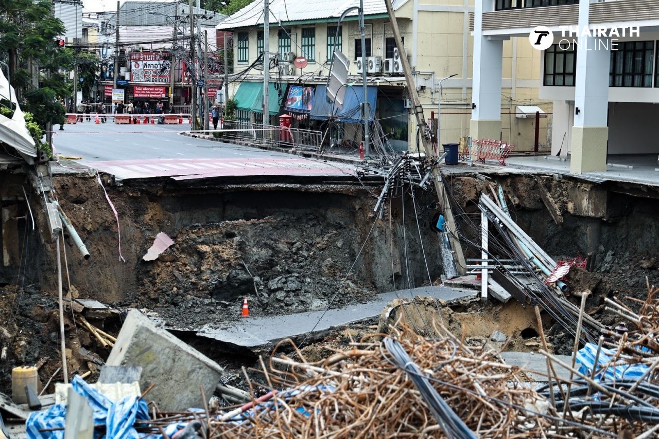 “少校” 车主在地下通道中被困，称车停在警局前就掉下去了