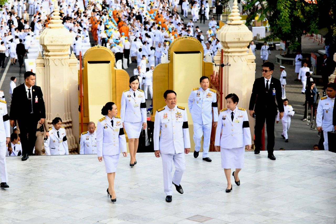 “阿努廷” 主持泰皇拉玛六世与恭请公主功德诵经仪式