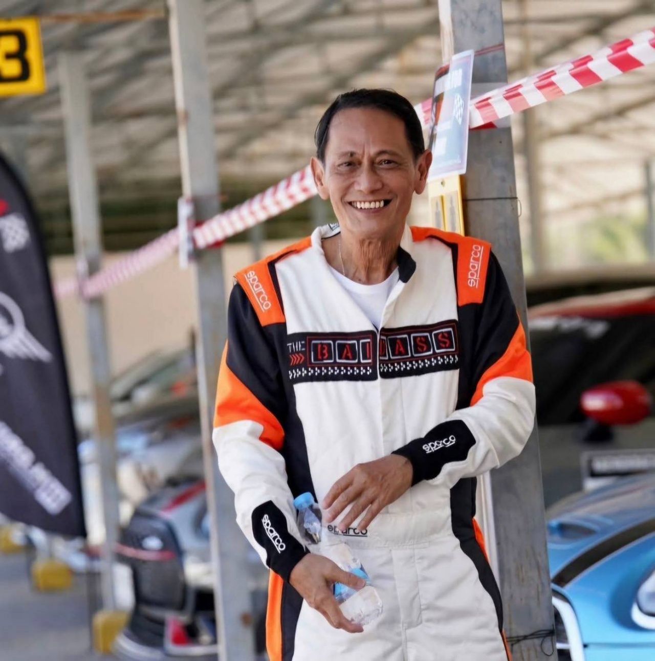 赛场上年纪最大者“父亲Chin Chinawut”在武里南参加赛车比赛,希望享受乐趣不求奖品