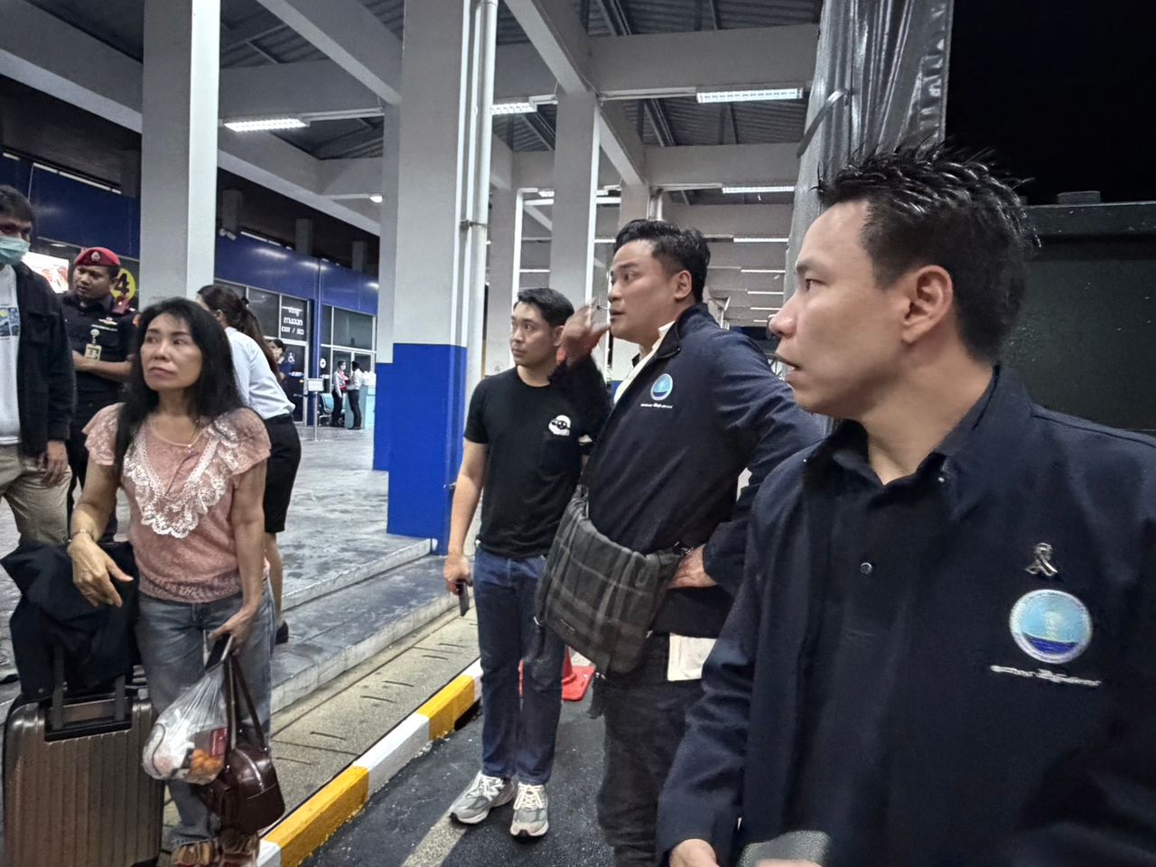 “阿塔空”下令加速送食物和饮用水援助被困数千游客在合艾