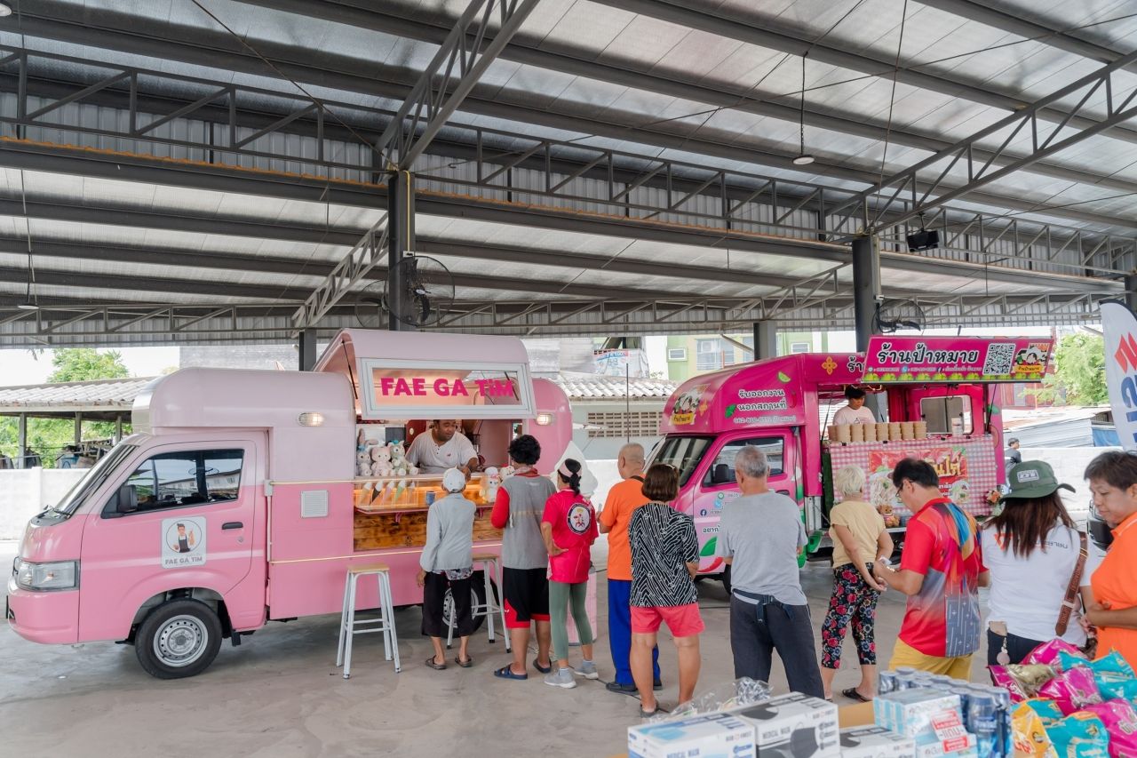 探索改装为创业工具的Suzuki Carry：无论是美食车、理发店还是宠物水疗