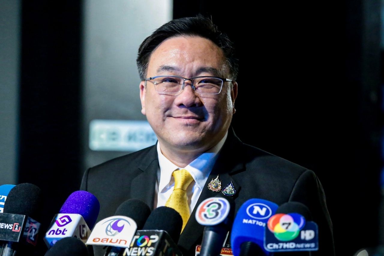 “朱勒潘”对撤职案件有信心 “总理佩通塔恩” 宪法法院的裁决将是正面的