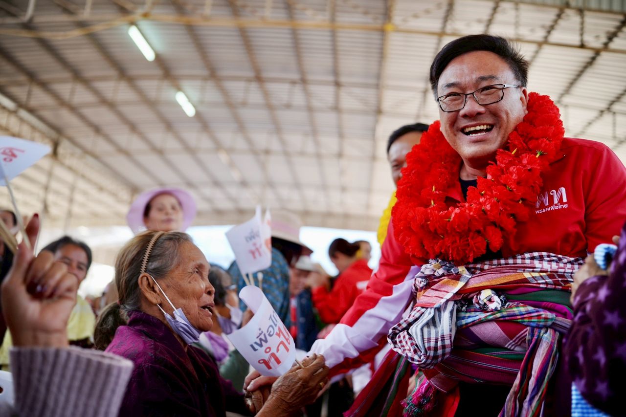 “朱拉潘”在汶干府拉票，恳请民众选择为泰党赢得整个府，提出泰国无贫困政策