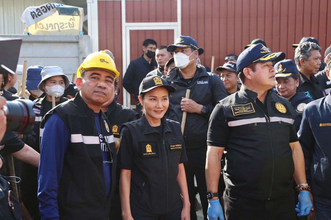 “纳卢蒙”带领教育部调查多所学校,派遣职业团队Fix It帮助修复住宅电力