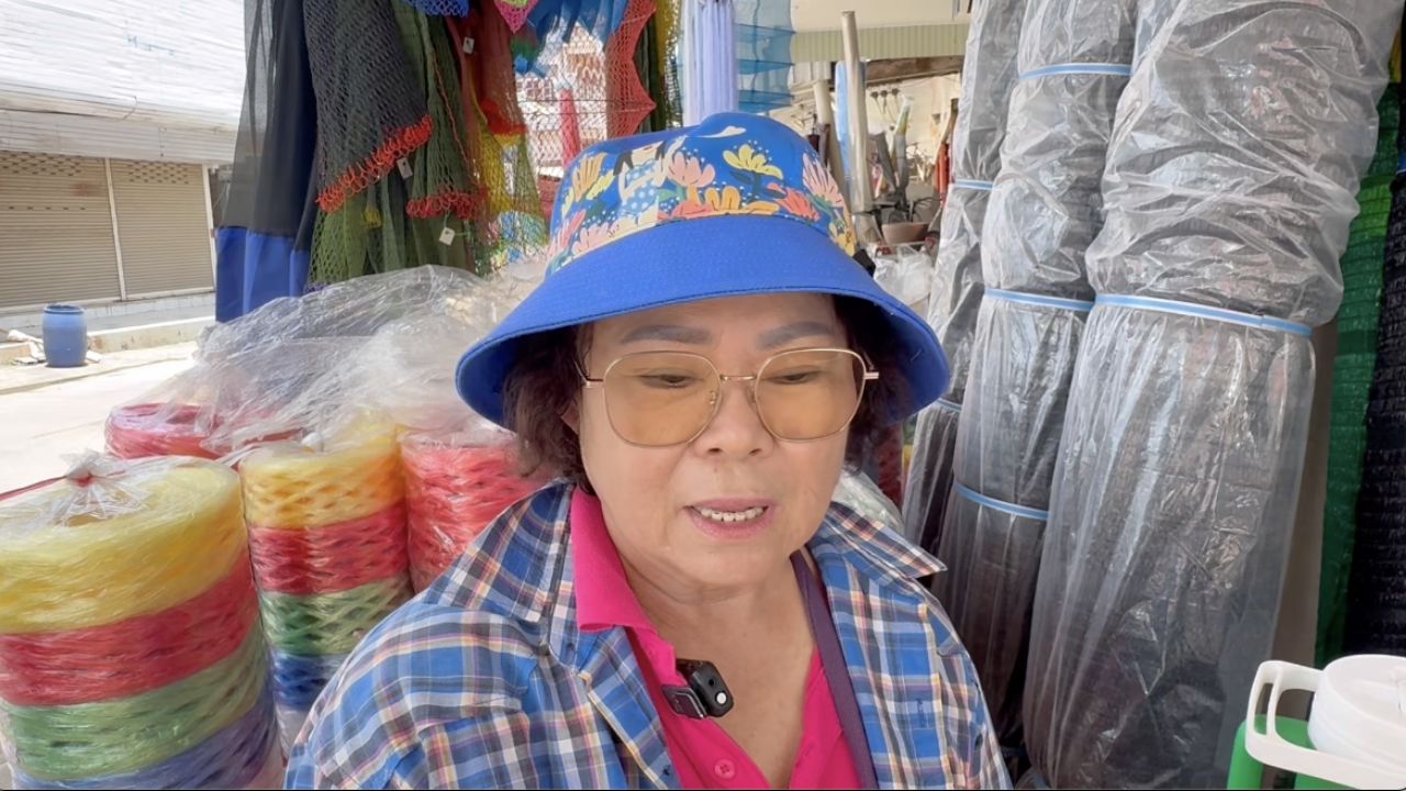 听双方面：卖家与顾客的榴莲“斗争”，双方都称没有率先动手