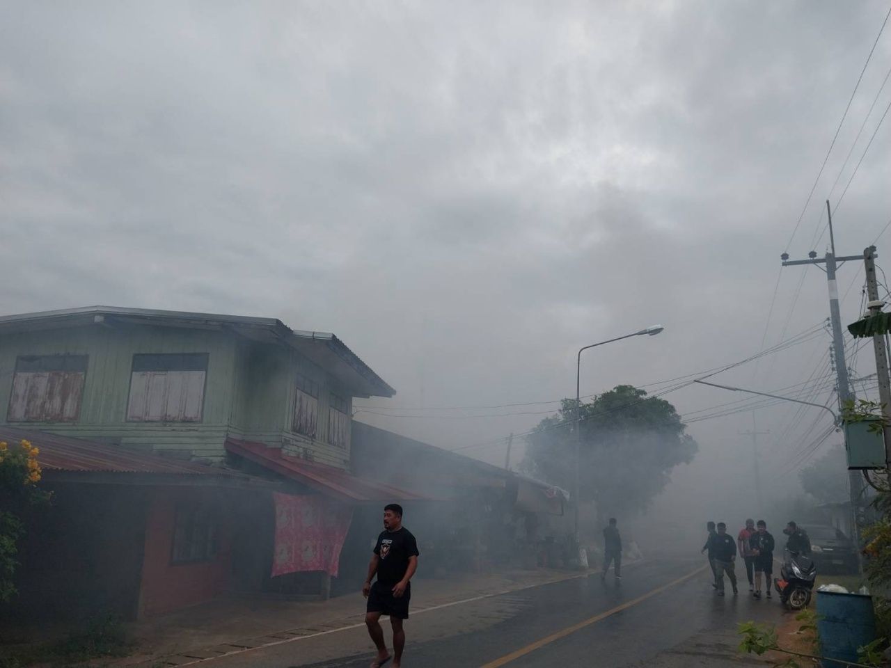 柬埔寨使用重武器射击泰国边境平民房屋 造成火灾一栋 在沙繆里