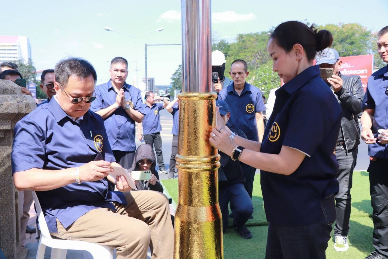 “阿努廷”与“查·他农”举办新年九层伞尖仪式 展示幸福正能量