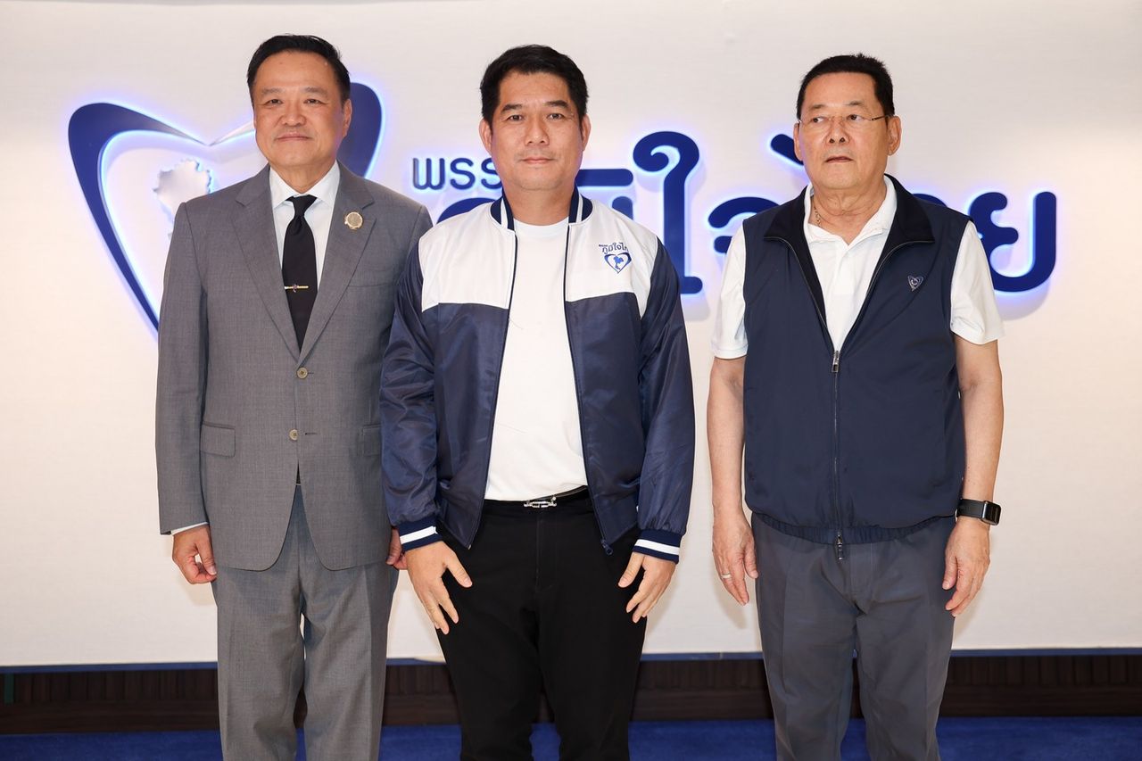 “总理不忠” 携儿子“马努萨坤”加入泰自豪党,前为泰党议员云集