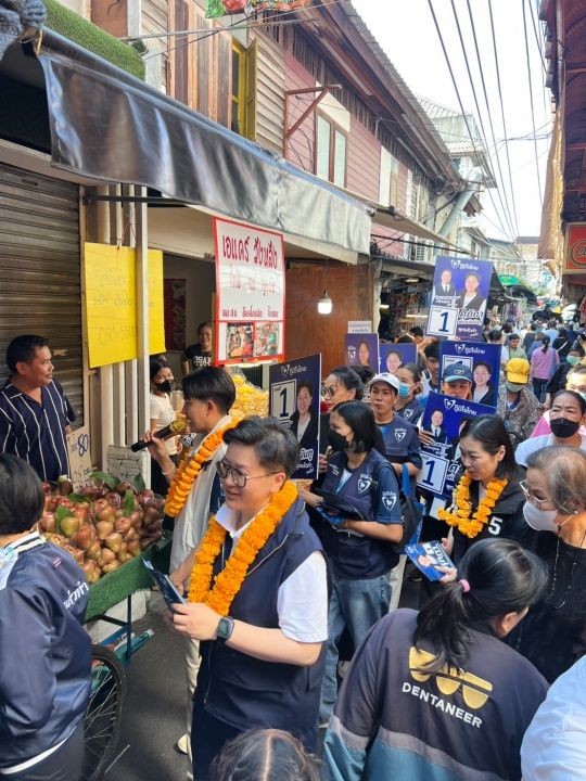 “埃克纳特” 透露阿努廷准备在曼谷进行竞选活动,称仍是开放市场,等待曼谷市民的决定