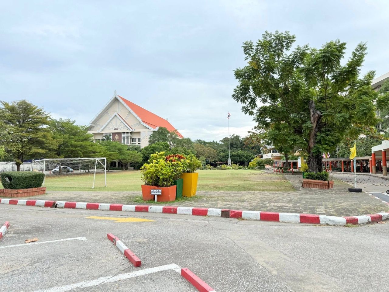 帕泰乌多姆学校宣布继续运营，公布2569年的学费