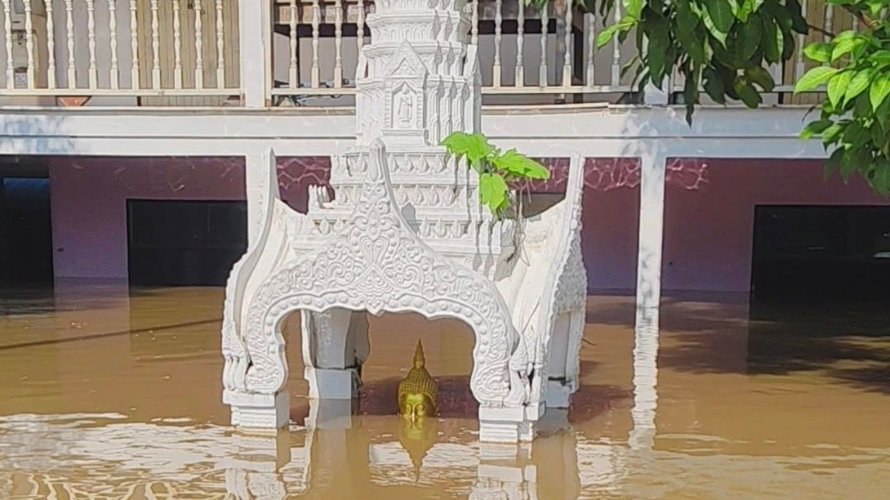 塞纳府“大城”水灾持续4个月未退 学校深陷水中 水位几近二楼