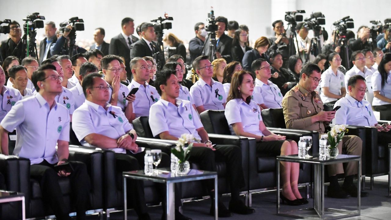 “阿努廷” 比喻 OSM 为优秀的划手，希望成为“智能 OSM” 利用科技帮助照顾民众