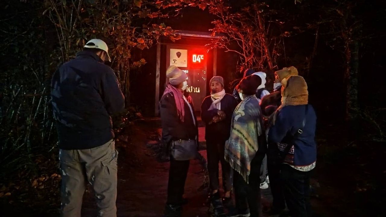 初霜来袭，今晨“因他暖山”气温骤降至4度