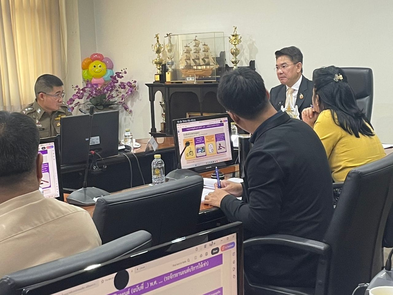 准备修改摩托车租赁法 关注两项保护游客措施