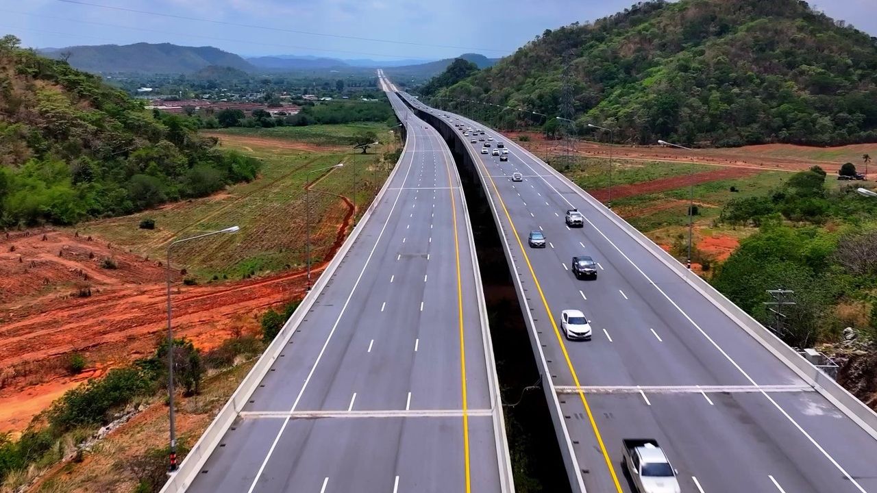 高速公路局加速建设 M6 号高速公路 巴巴茵-呵叻段 12月26日免费通行