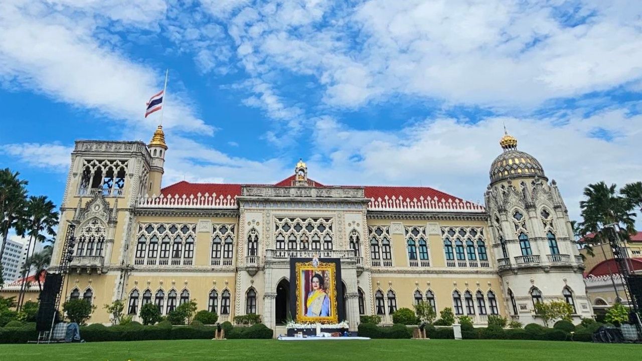 政府大楼准备明日举行功德仪式,供奉皇太后圣母