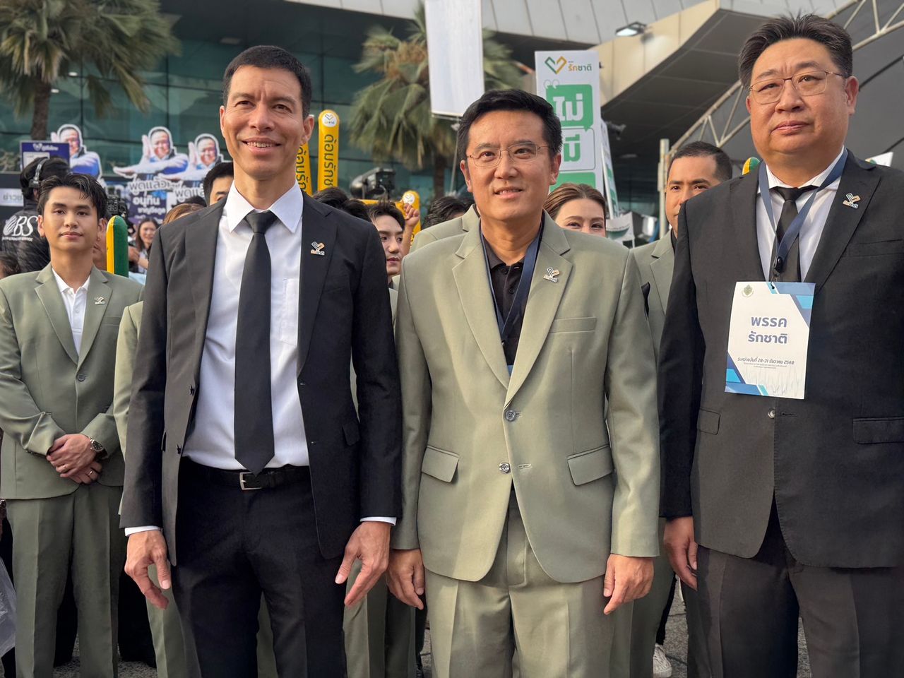 惊喜！“เจตฎ์ โทณะวณิก”成为爱国党首位总理候选人