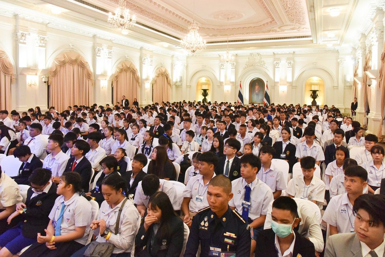 总理向青年致辞 鼓励大家勇敢做正确的事，并希望孩子们为未来振兴泰国