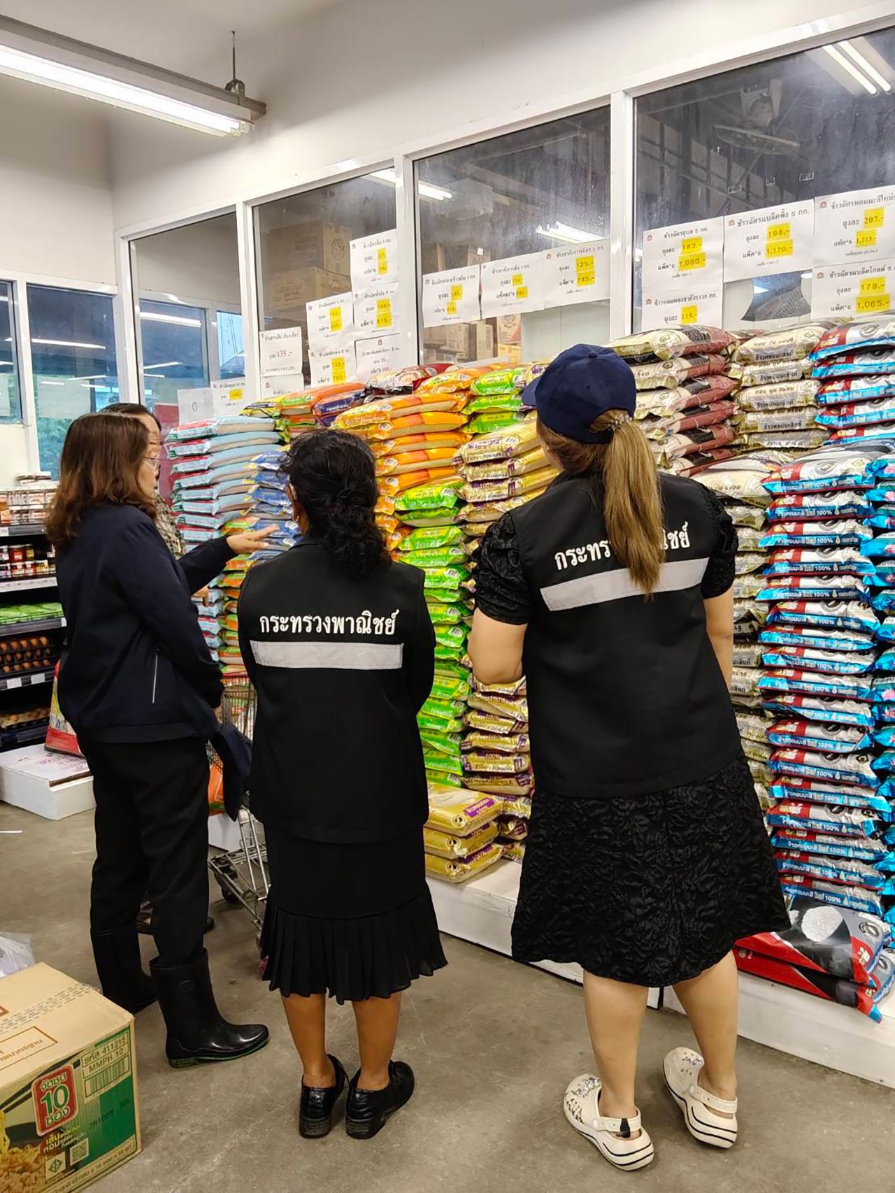 商业部设立战情室,助力南部水灾,“苏帕吉”加快必要物资和救济袋发放到百姓手中