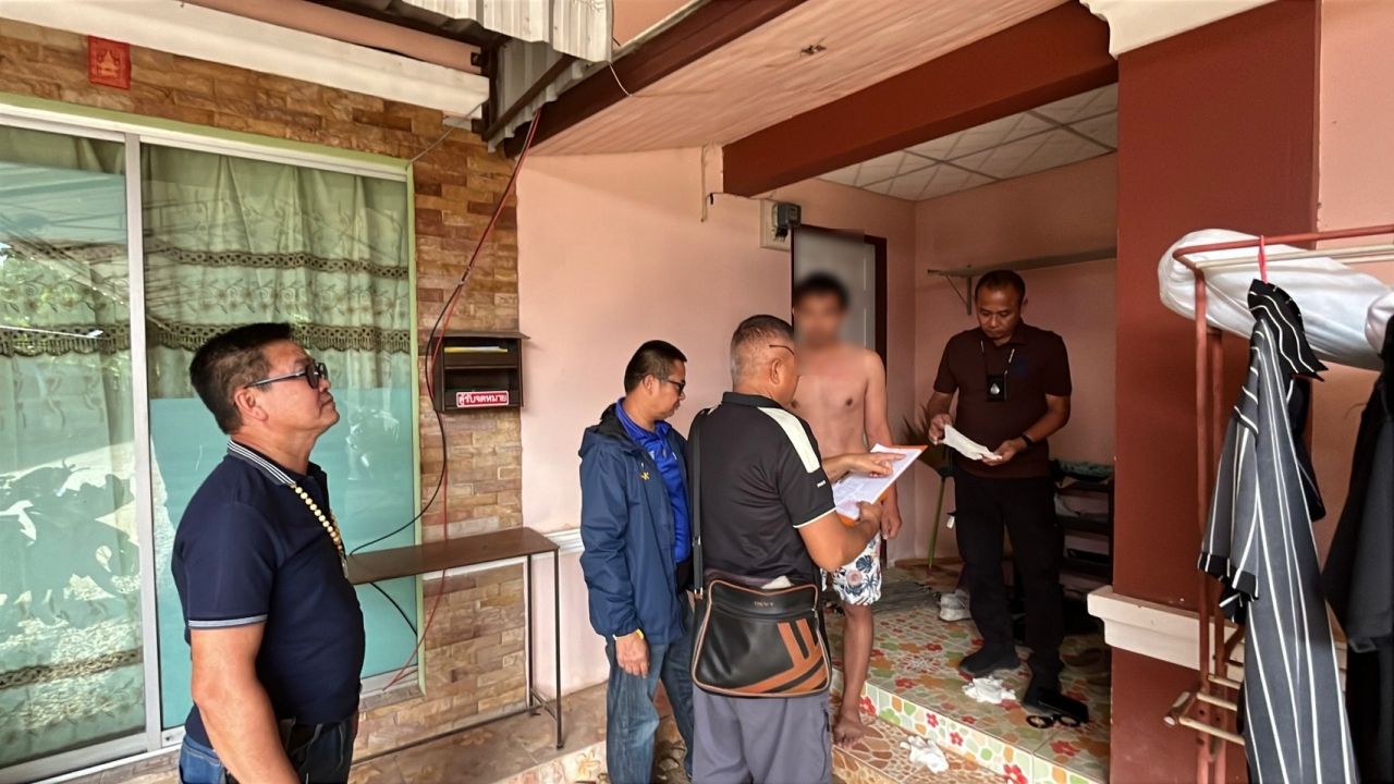 33岁教师因盗窃杂货店原料而被捕,称“自己做的自己吃的”后遭警方追捕