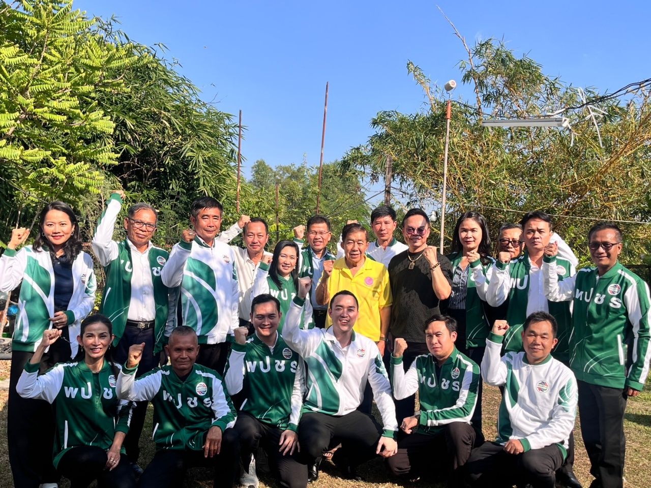 “大胖” 笑容满面 前军事高官齐聚贺新年