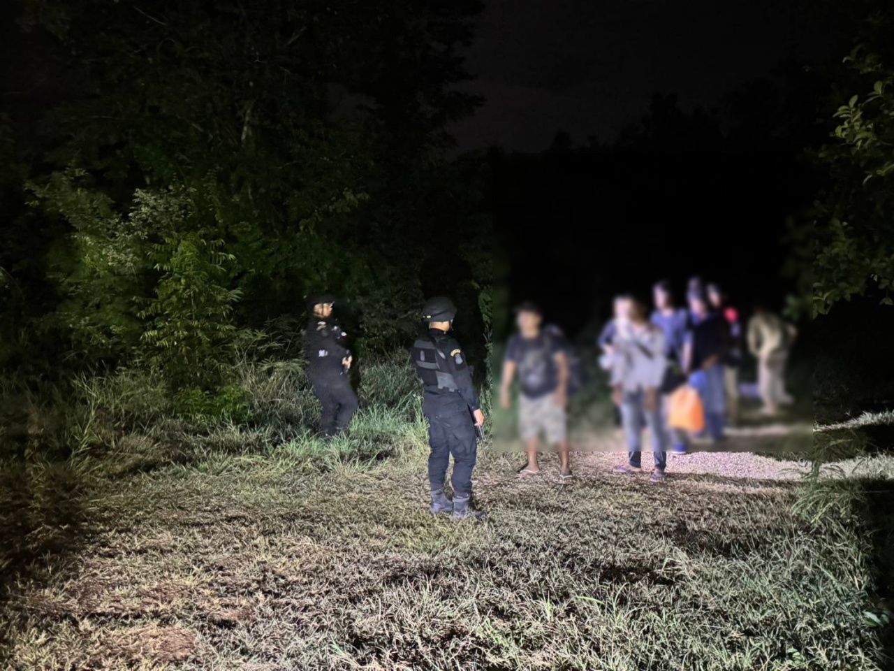 柬埔寨人每日入境，再次抓获10人，承认因经济冲击冒险来泰国洗鞋