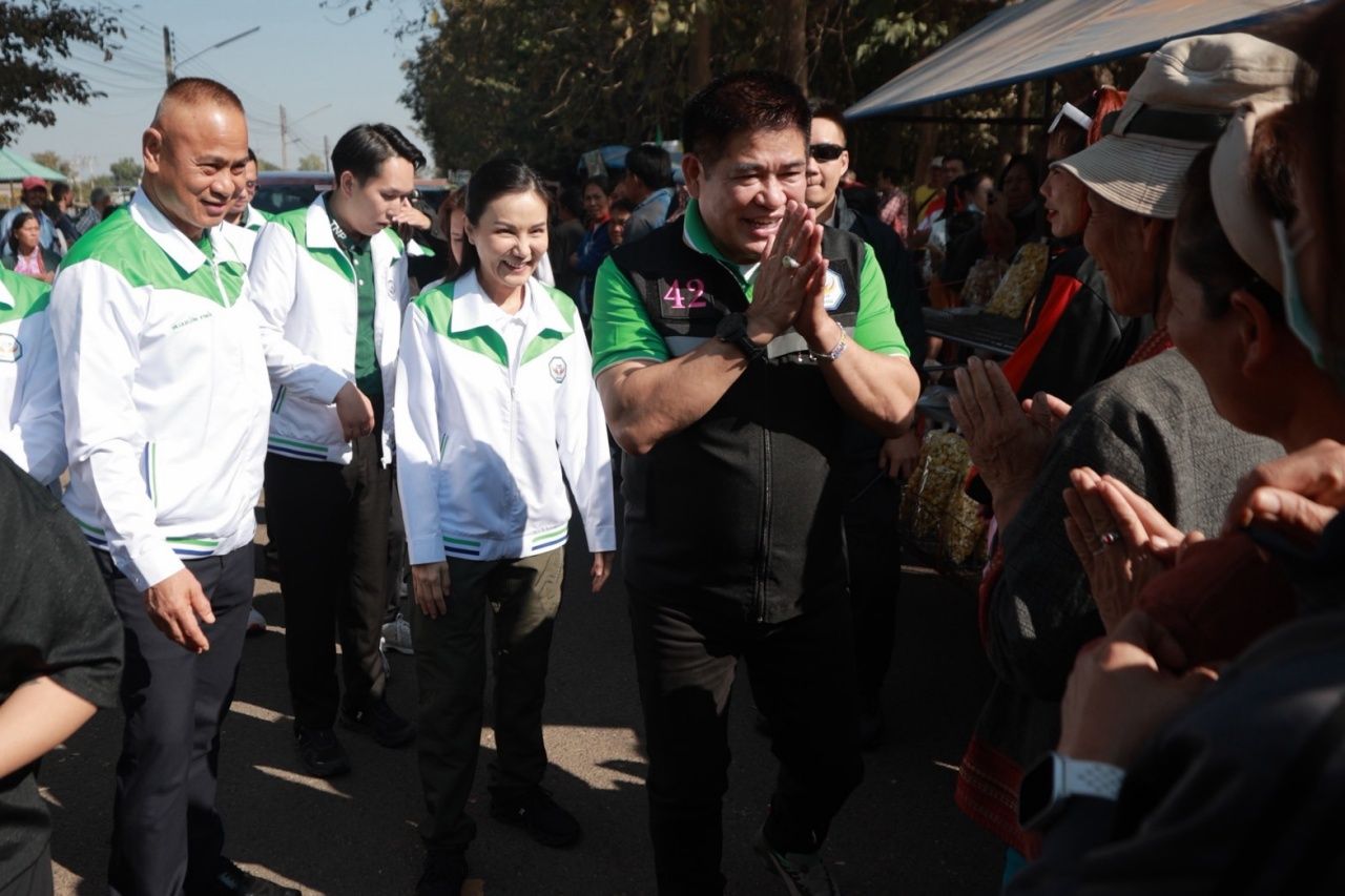 “达那瓦纳” 背着饭盒在黎乐演讲 宣称做真正的政治不卖梦想 自信横扫6个选区