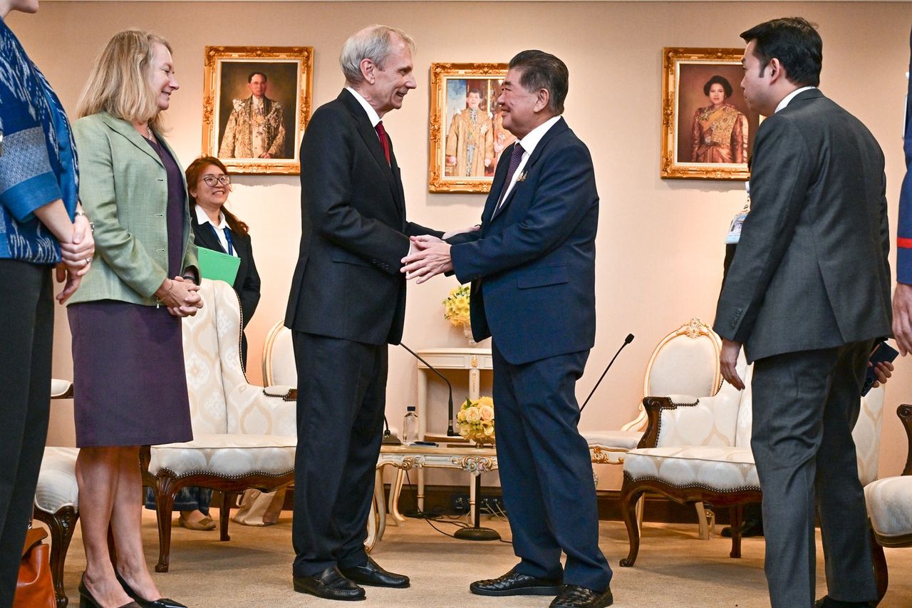 “Phumtham” 会见美大使 重申泰国坚持和平方式 期待接待特朗普访泰