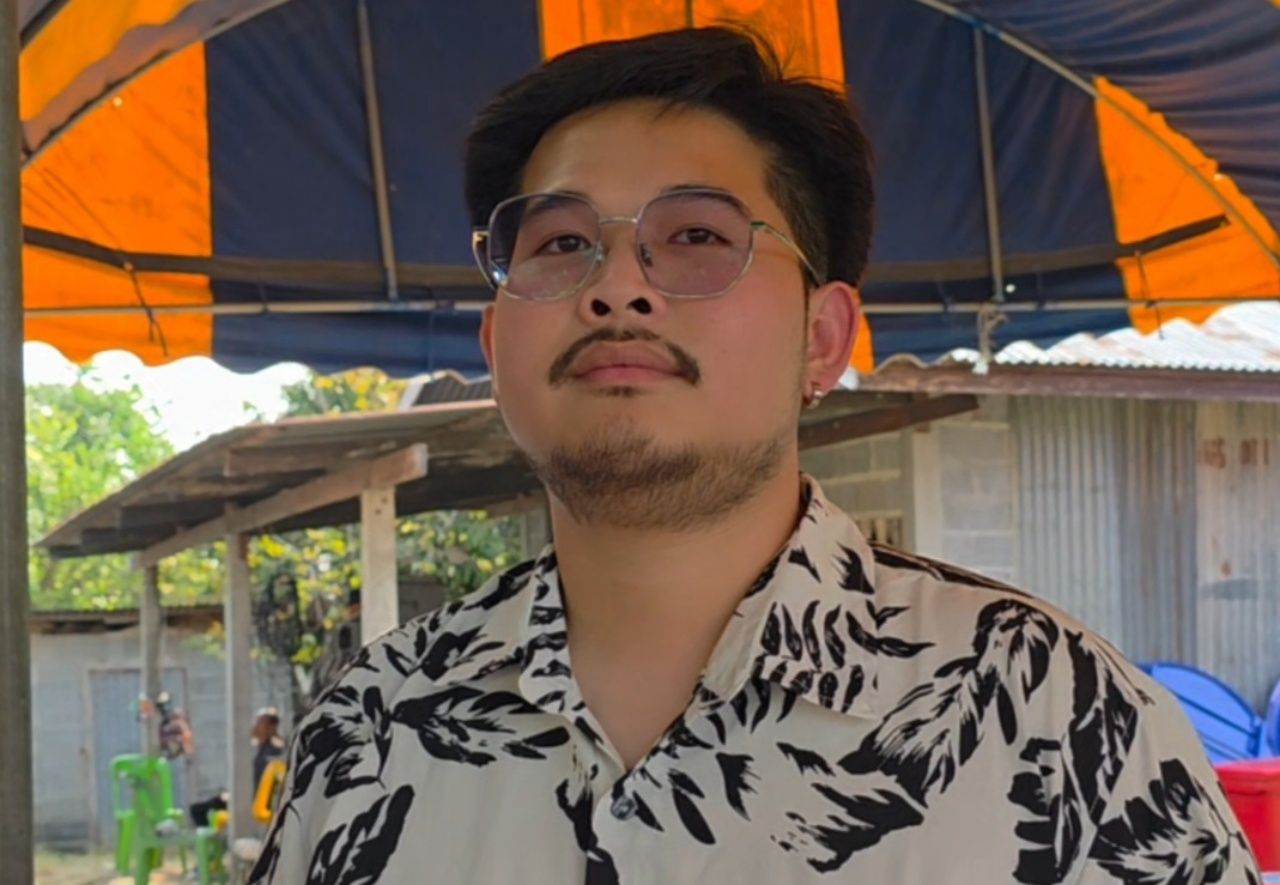 母亲悲伤接收“小翠彩”遗体，称2000万也无法弥补女儿生命，丈夫希望找回手机