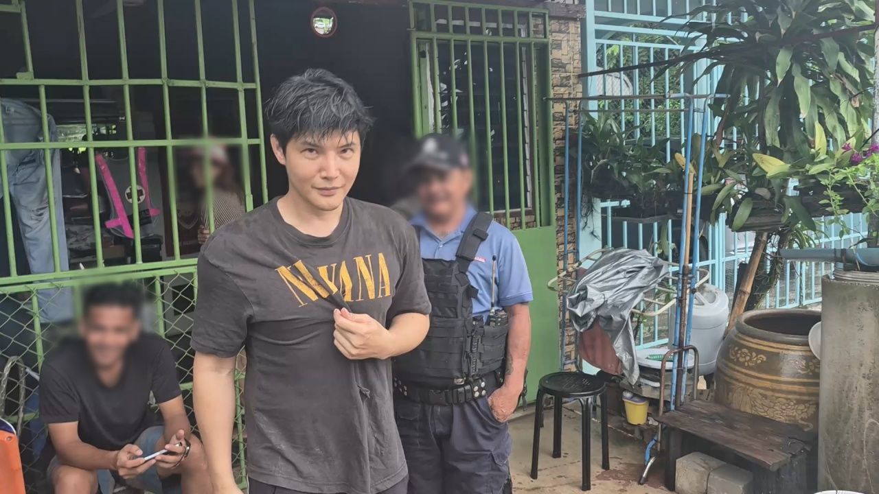 乌隆他尼男子因六旬痴情女子闯入家中求婚而震惊