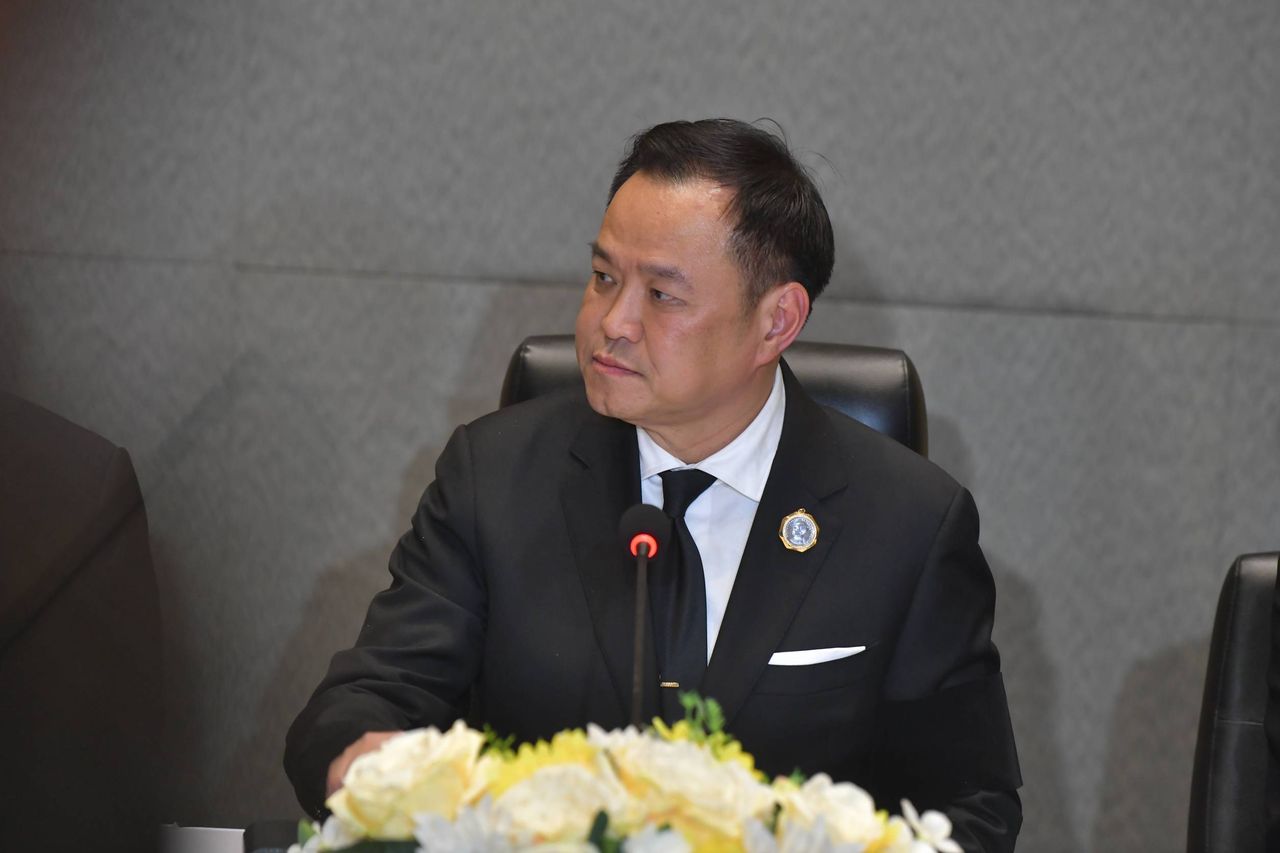 “阿努廷” 欣慰泰国重返全球雷达，心情愉悦，发布歌曲“我们家”-“查”坐另一个车