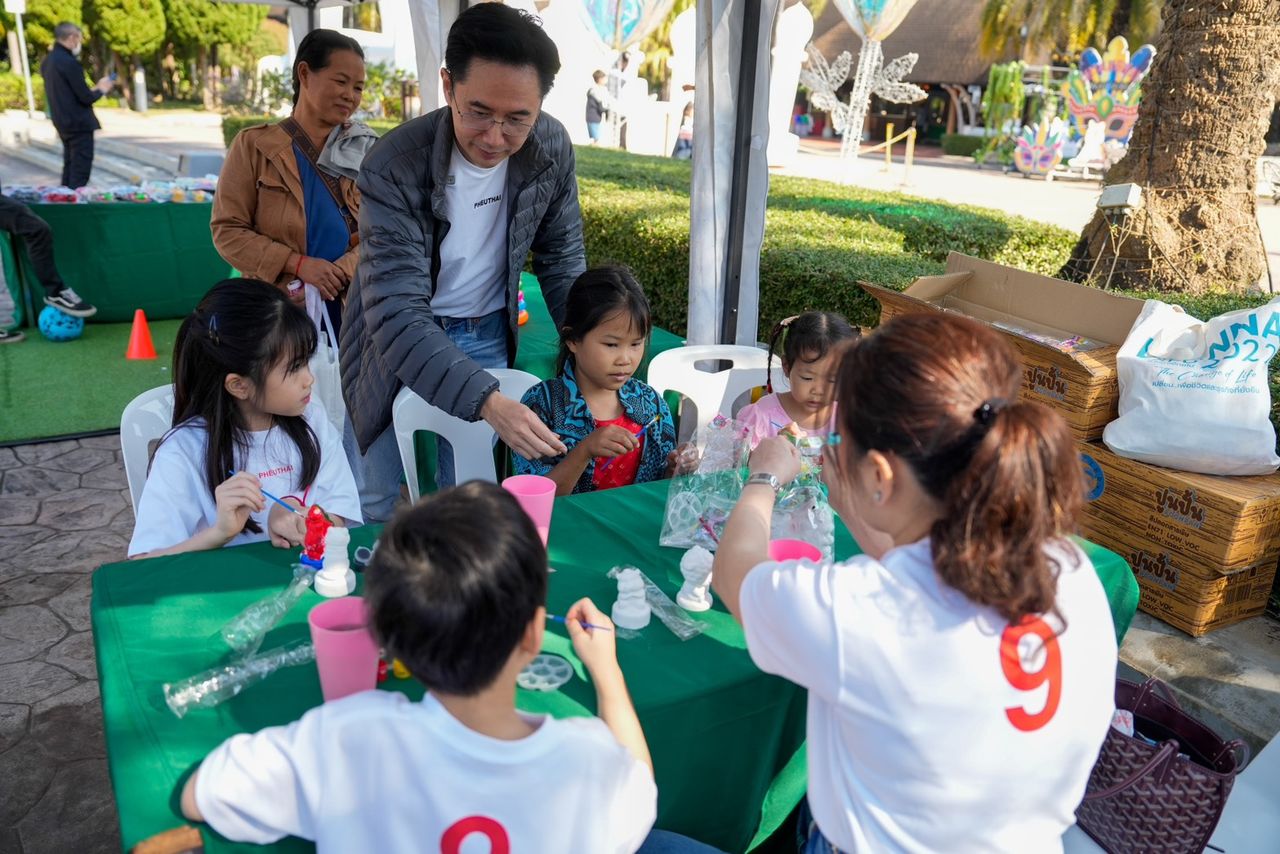 “约萨娜” 扮演二孩父亲 带家人游览夜间动物园 迎接儿童节 2569