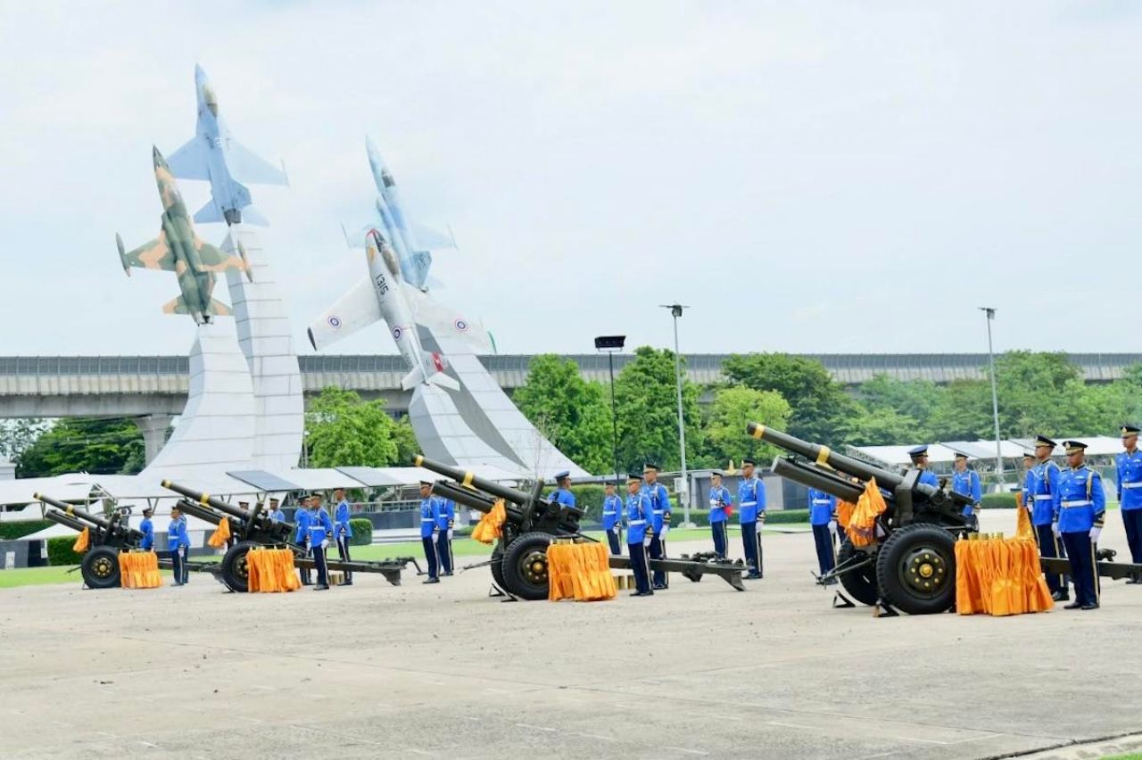 三军齐鸣礼炮，庆祝国王诞辰纪念日2025年7月28日