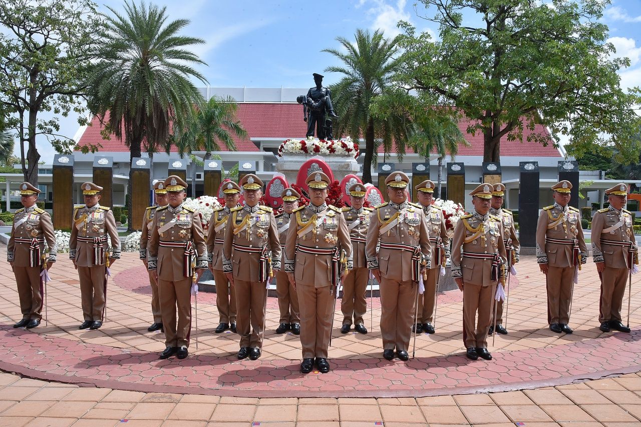 警察举行年度效忠宣誓和检阅仪式以纪念2568年警察日