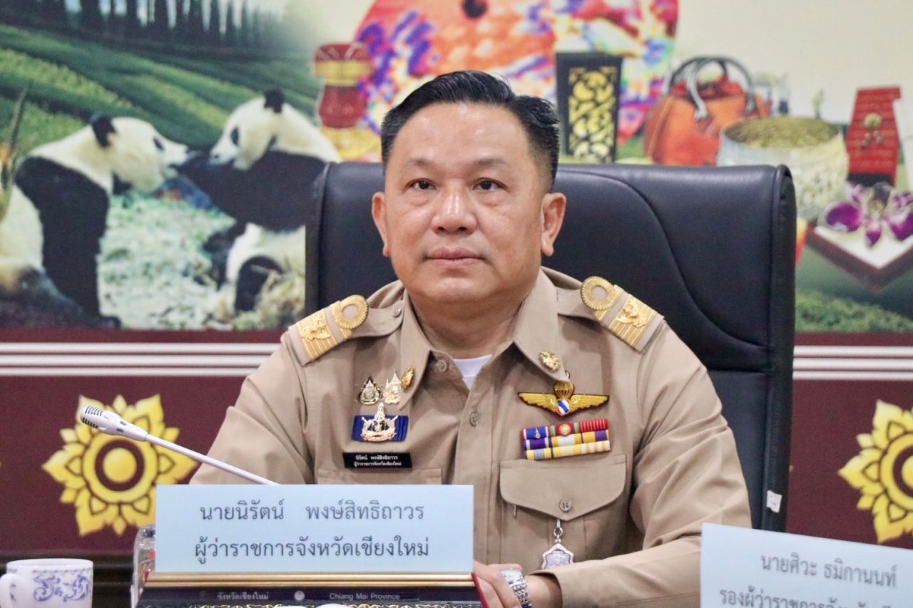 นิรัตน์ พงษ์สิทธิถาวร的传记 “เซมเบ้省长”: 知名黑狮子学弟“ภูมิธรรม”
