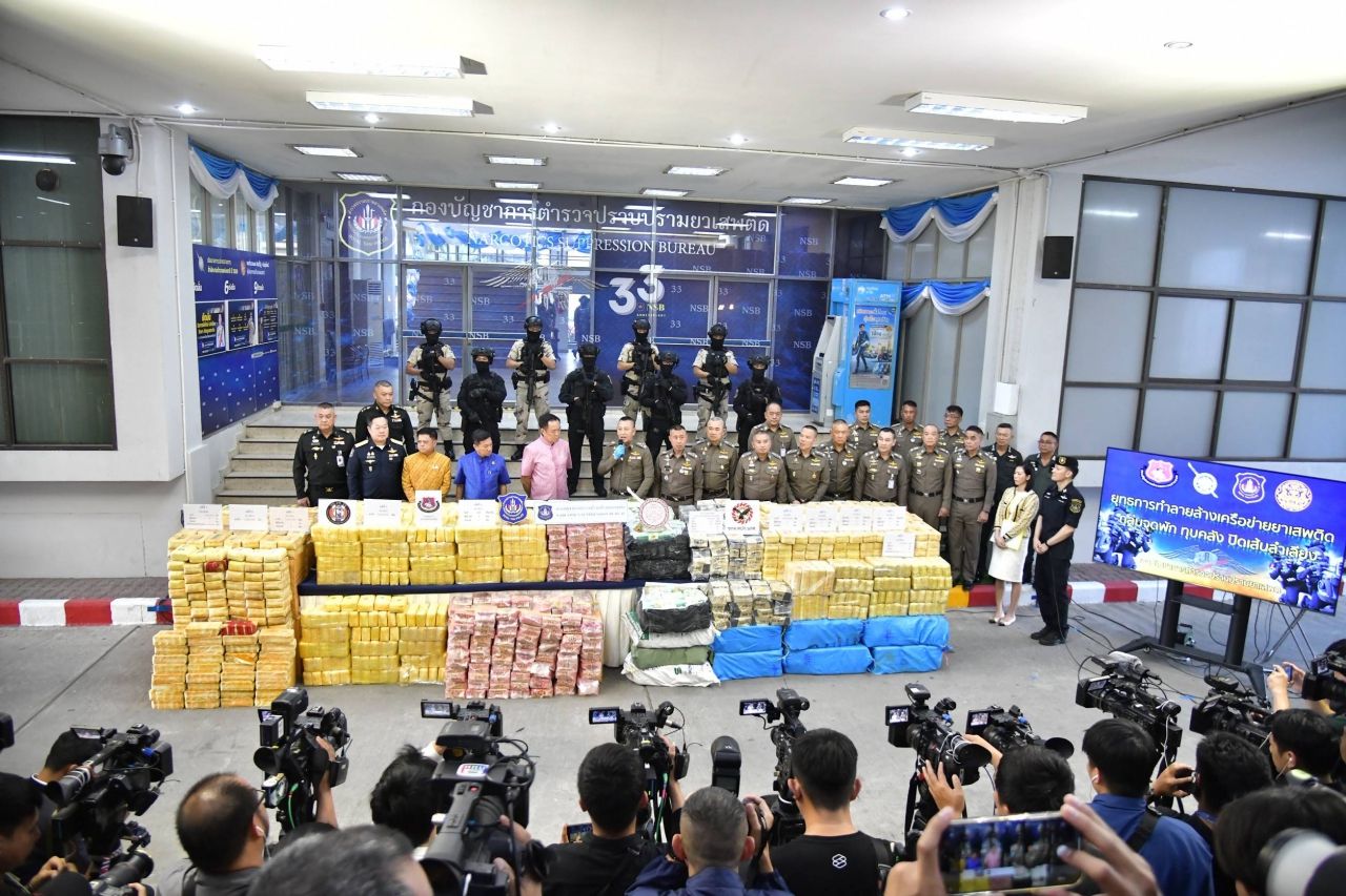 政府准备支持消灭毒品的行动，感谢官员们为人民的付出