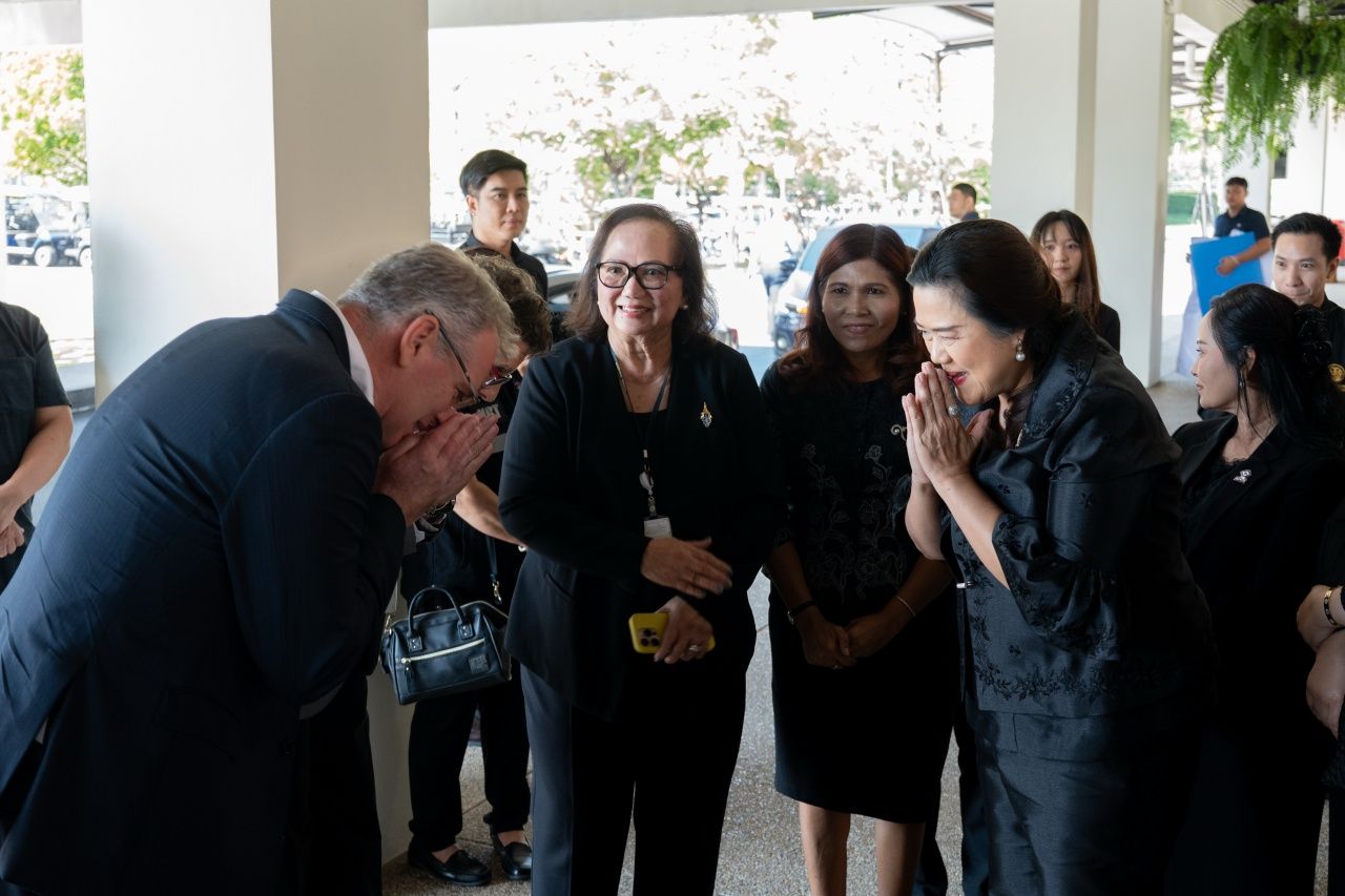 ISB国际学校运送救援物资帮助合艾洪灾