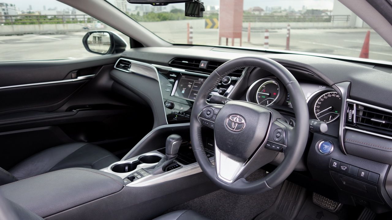 值得关注的二手车：Toyota Camry 2.5 HV - 在预算内几乎完美地结合了矛盾