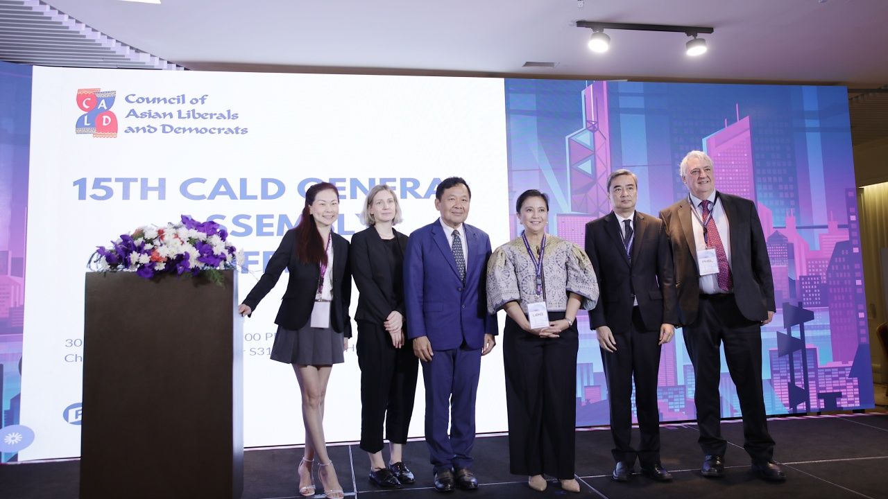 阿披实:请相信人类潜力来决定方向并制定AI标准