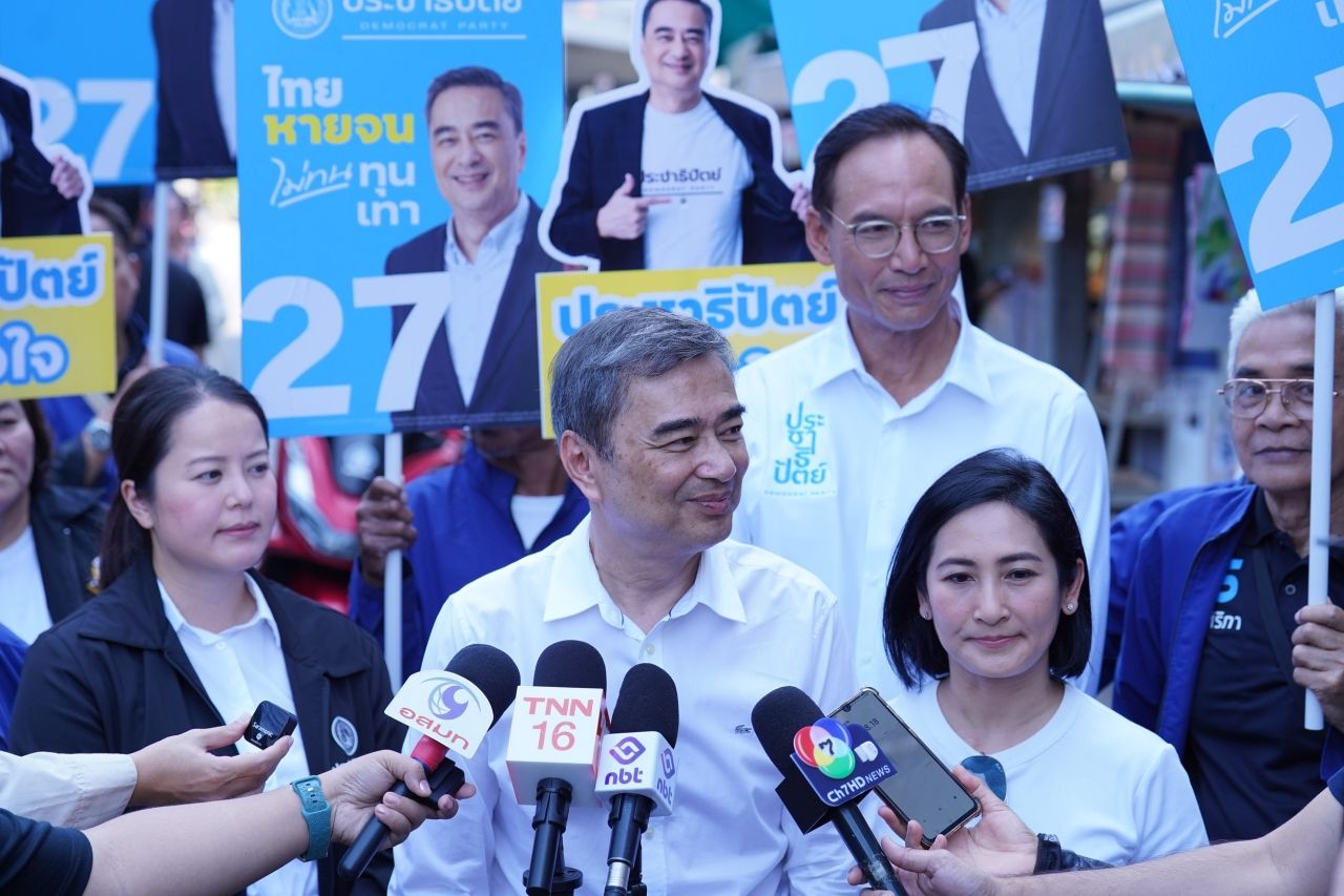 “阿披实”带领民主党竞选，欣慰于曼谷市民寄予希望推动廉政政治