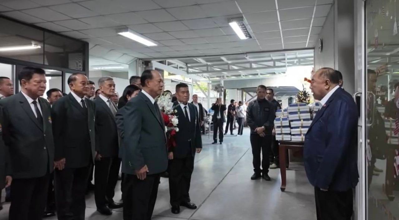 “大胖” 笑容满面 前军事高官齐聚贺新年